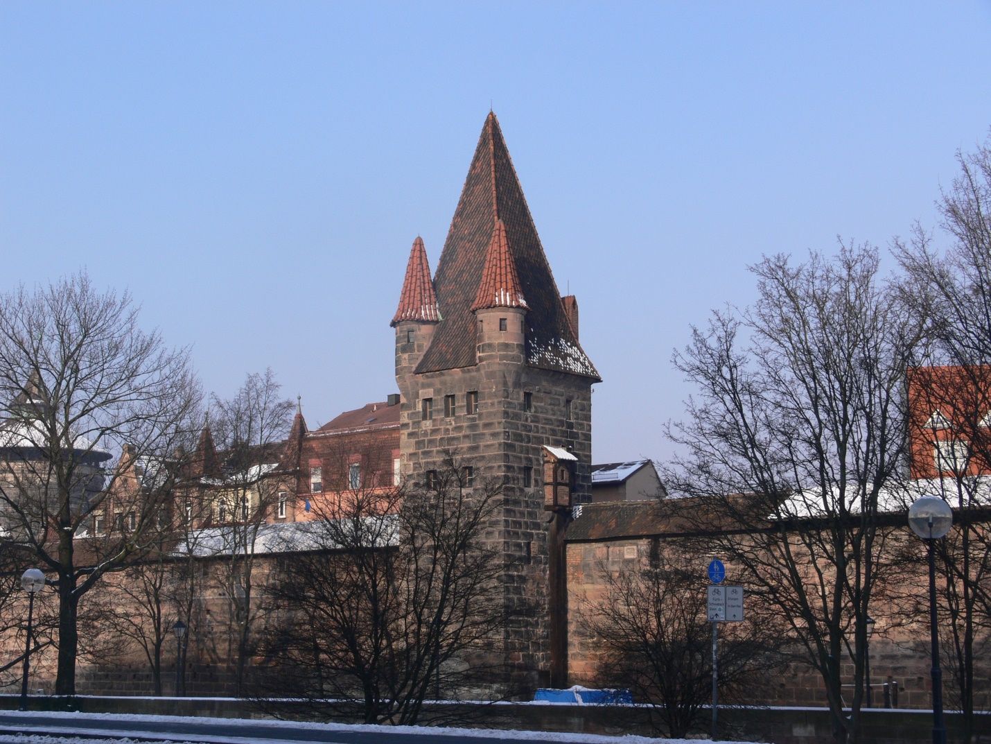 Городская стена около Женских ворот (Frauentormauer)